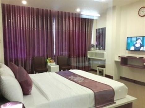 Luxury Khách sạn 2*