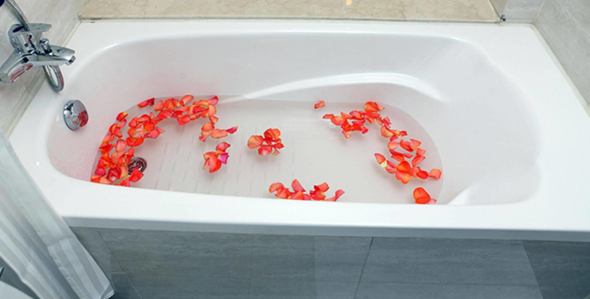 Luxury 2* TP. Hồ Chí Minh