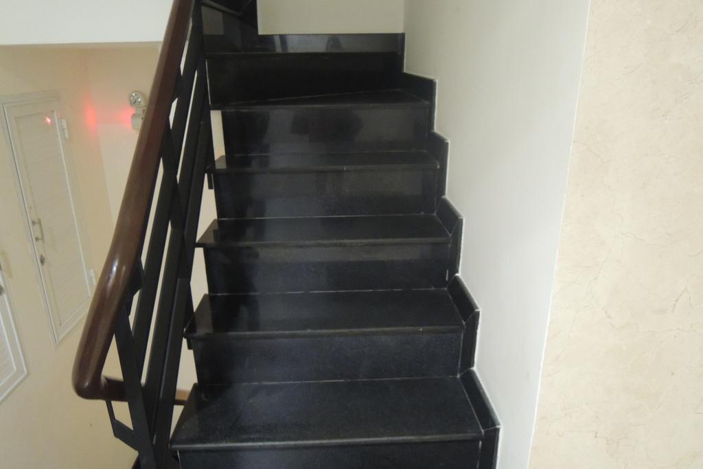 Luxury Khách sạn 2*