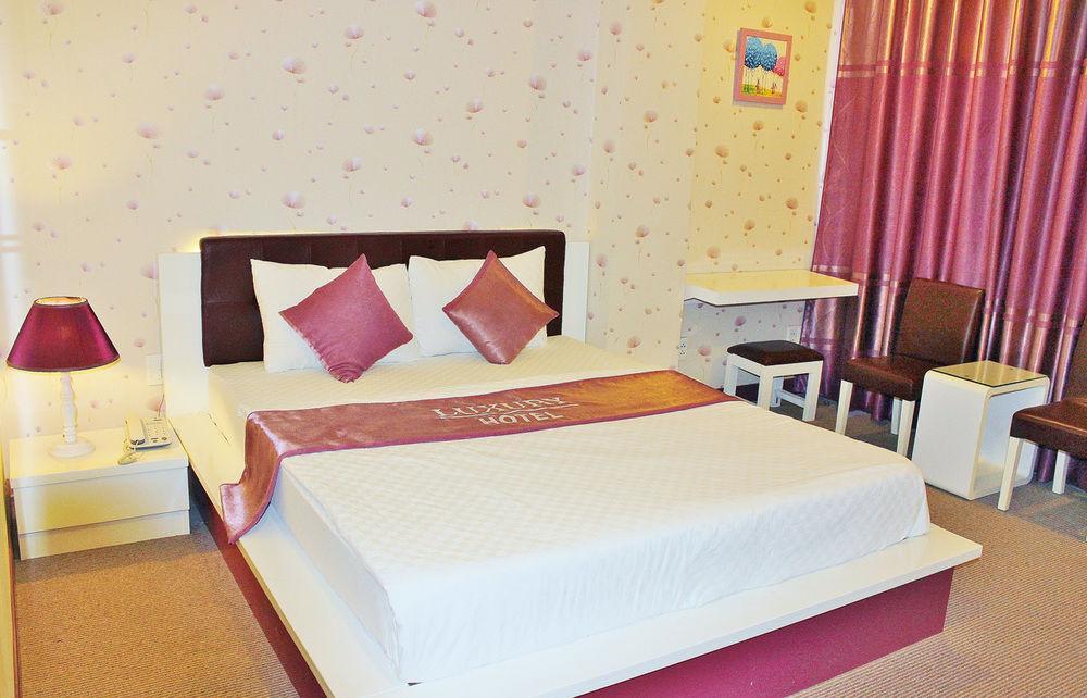 Khách sạn Luxury