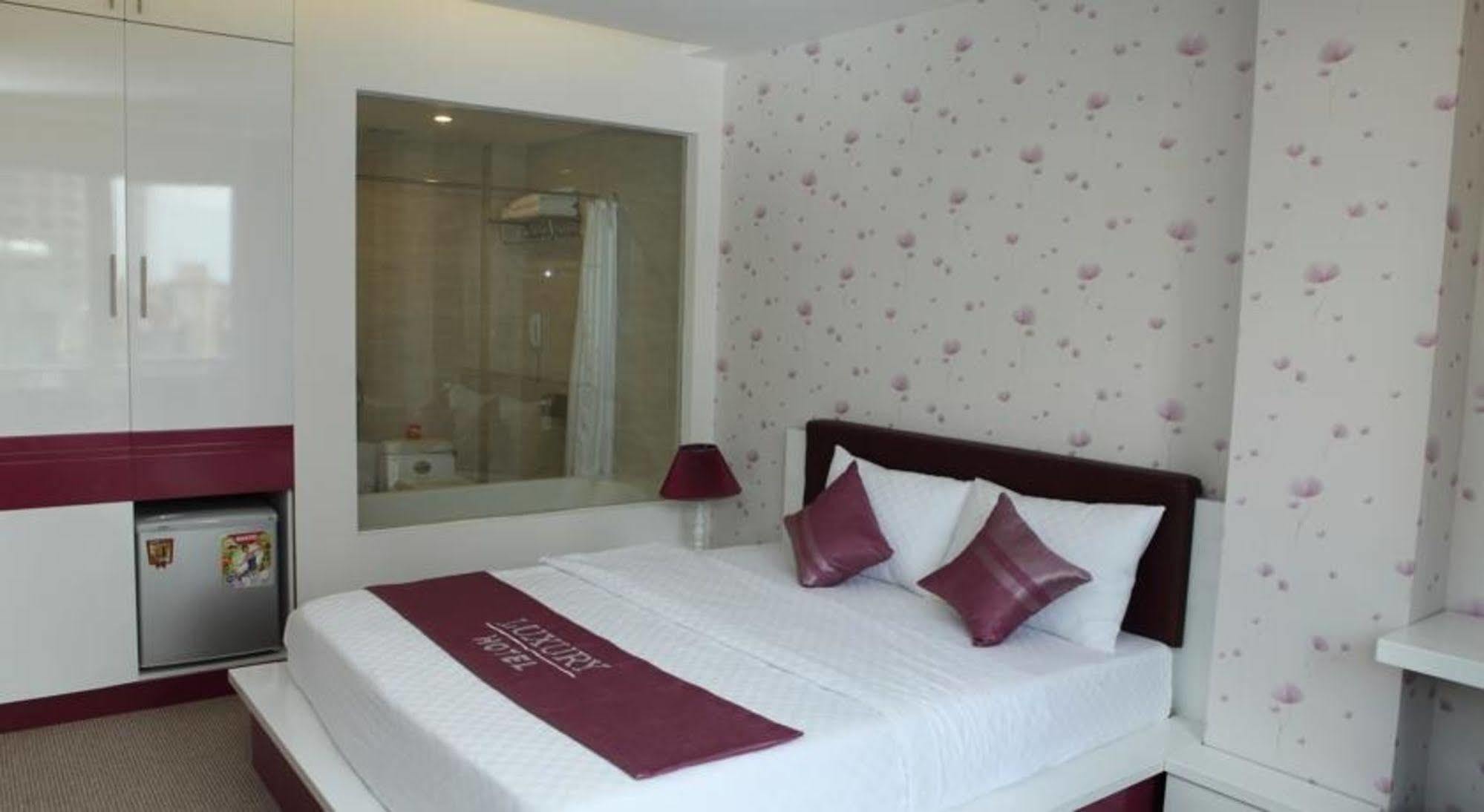 Luxury Khách sạn